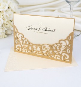Svatební oznámení ve stylu vintage v zlatavém odstínu.